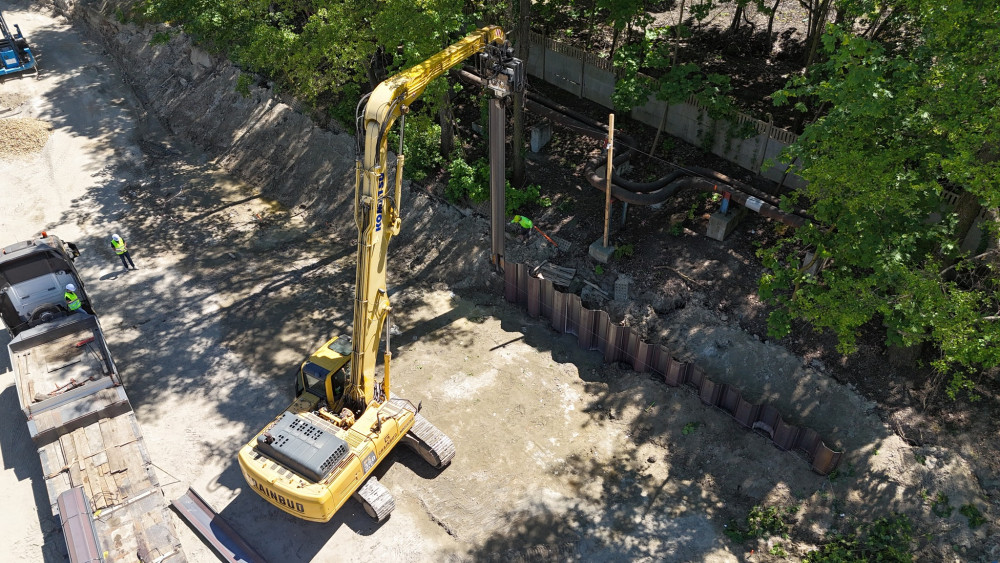 Zestaw do wbijania grodzic stalowych