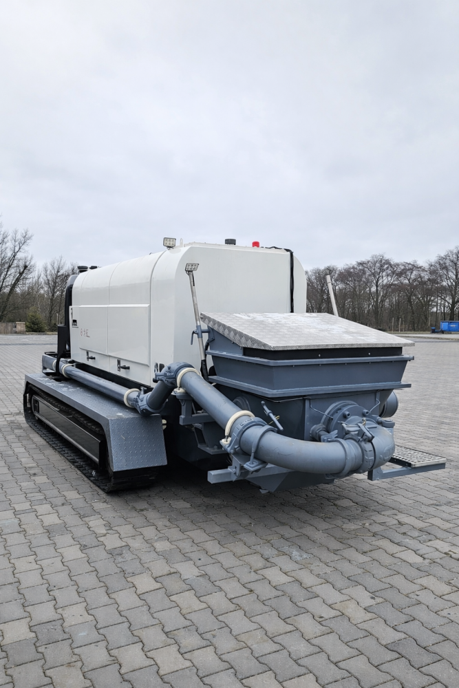 Stacjonarna pompa do betonu na podwoziu gąsienicowym